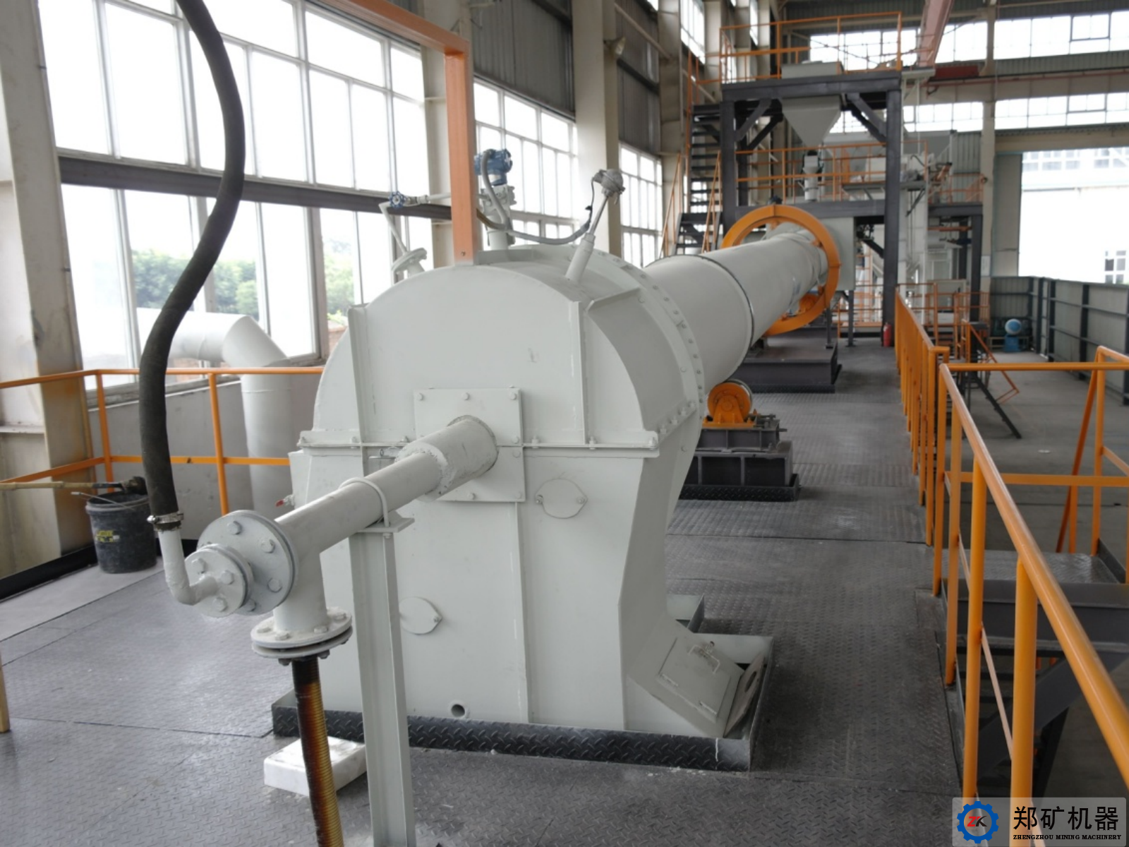 透鋰長石粉磨煅燒中試試驗